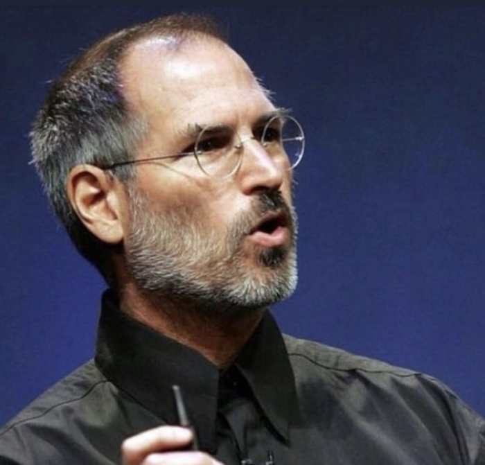  Steve Jobs in glasses
