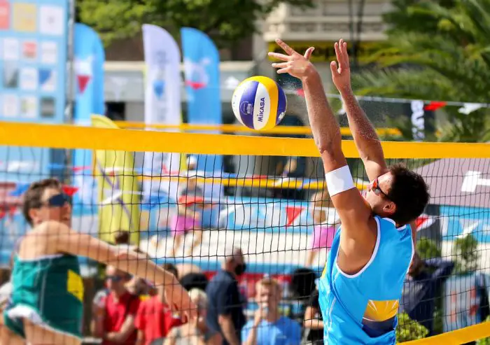 Should You Wear Sunglasses While Playing Beach Volleyball