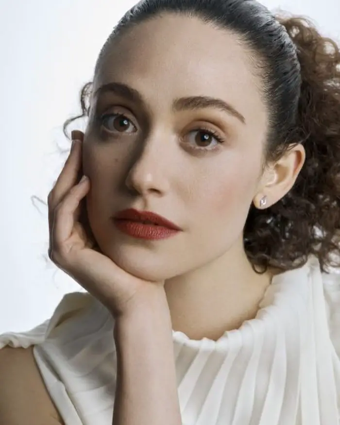  Emmy Rossum with Thick Eyebrows