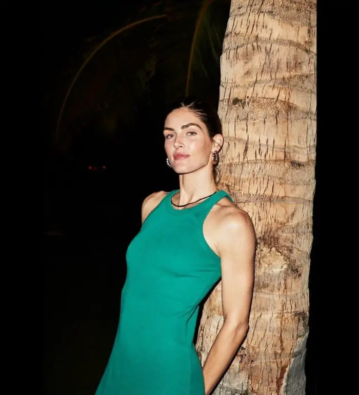 Hilary Rhoda with Thick Eyebrows