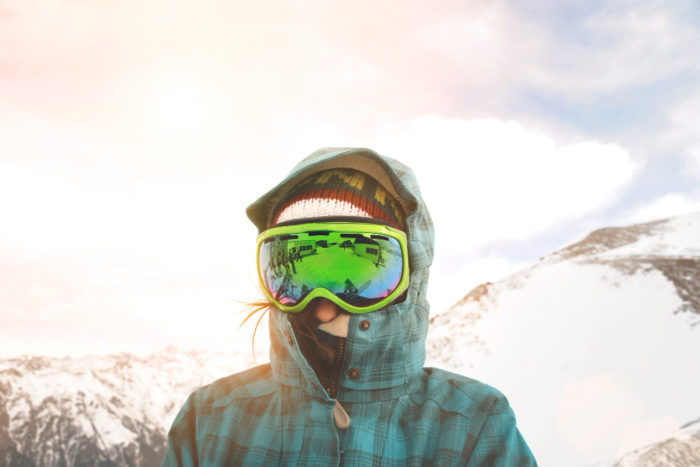What are different types of ski goggles?